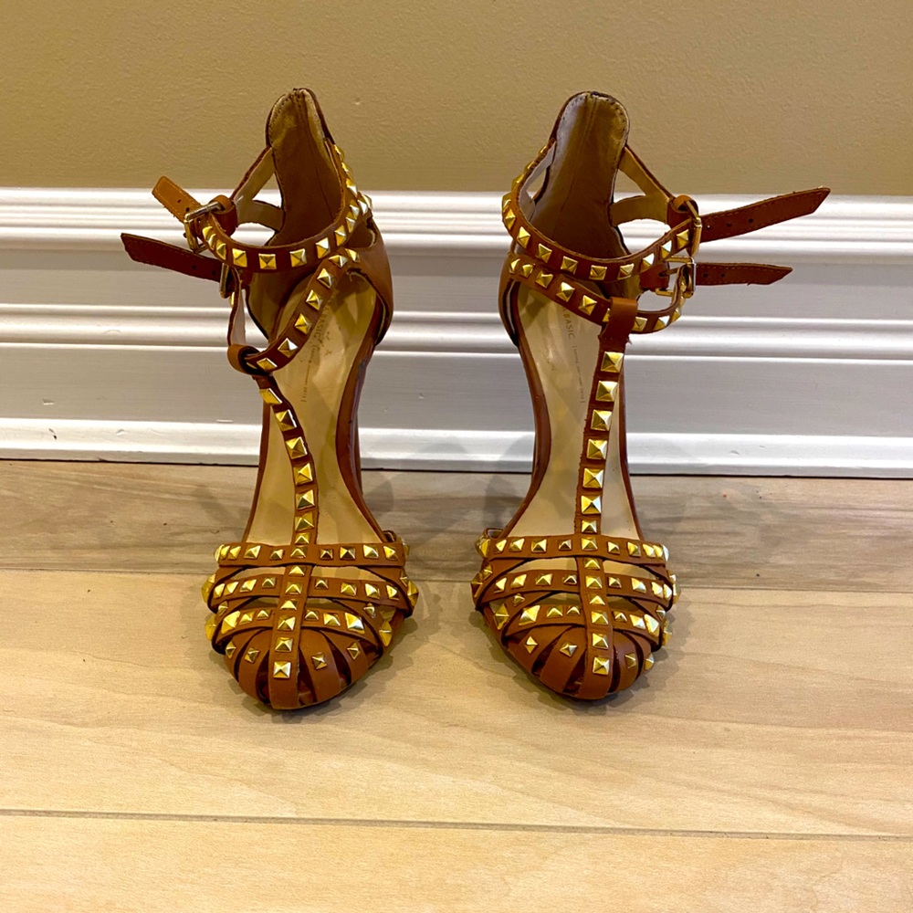 Zara - Round toe shoe heel
